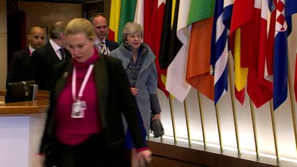 May acata calendario de UE para retrasar Brexit al 31 de octubre