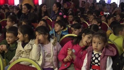 Lise Öğrencileri Masal Kahramanlarını Canlandırdı