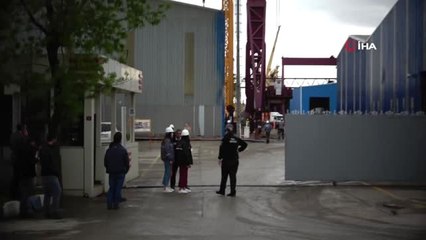 Tuzla'da Bir Tersanede Vincin Denize Devrildiği Anlar Kamerada