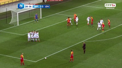 Quel tir ! Sur le poteau !