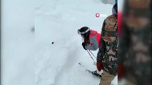 - Rusya'da Tarla Faresi Kar Üstünde Kayak Yaptı