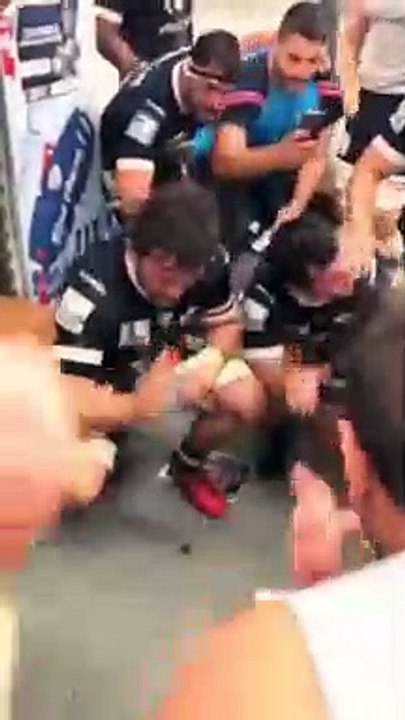 La joie de Colomiers après sa victoire à Biarritz
