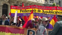 Miles de personas se manifiestan a favor de la República