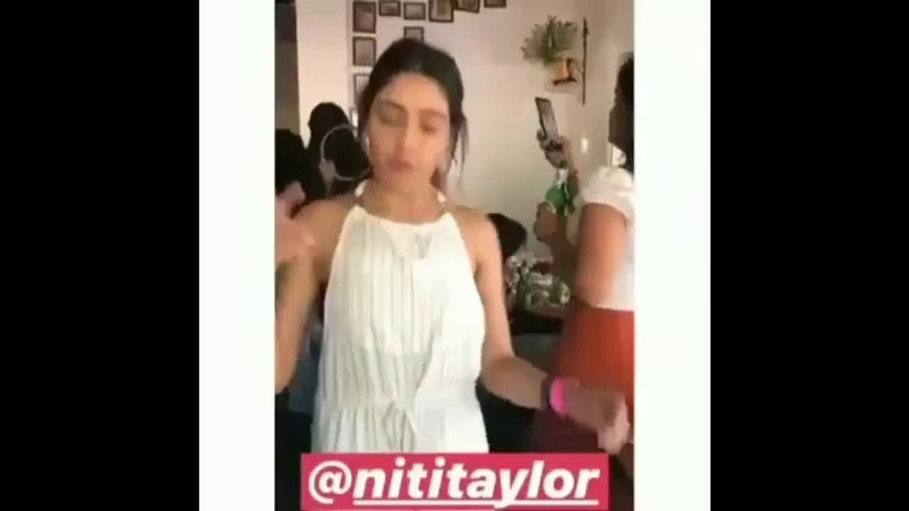 Niti Taylor's Sunday Fun