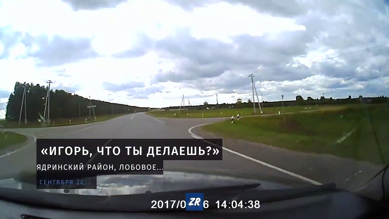 Un chauffard double un camion n'importe comment et ça fini mal