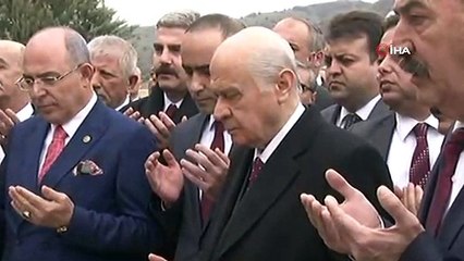 Bahçeli'den Ülkücü Şehitler Anıtına Ziyaret