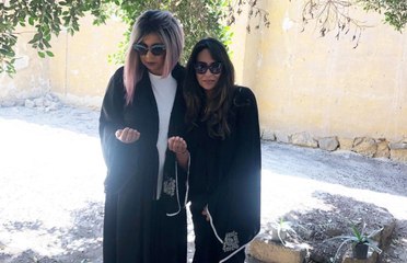 ابنة ناهد شريف تزور قبر والدتها لأول مرة