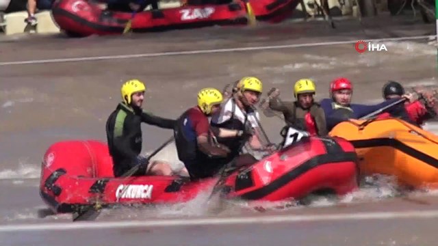 Munzur'da rafting heyecanı sürüyor