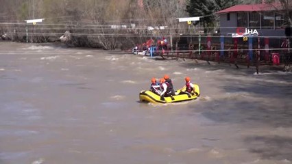 Munzur'da Rafting Heyecanı Sürüyor