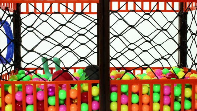 SUPERHERO BABIES PLAY AT THE BALL PIT Spiderman, Hulk & Frozen Elsa Play Doh Cartoons For Kids