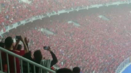 تشجيع جماهير الأهلي بعد دخول اللاعبين أرضية الملعب