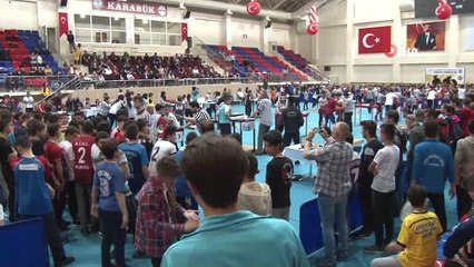 Bilek Güreşi Gençler Türkiye Şampiyonası Yoğun Katılımla Başladı