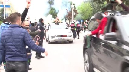 Denizlispor Stada Meşaleler Eşliğinde Girdi