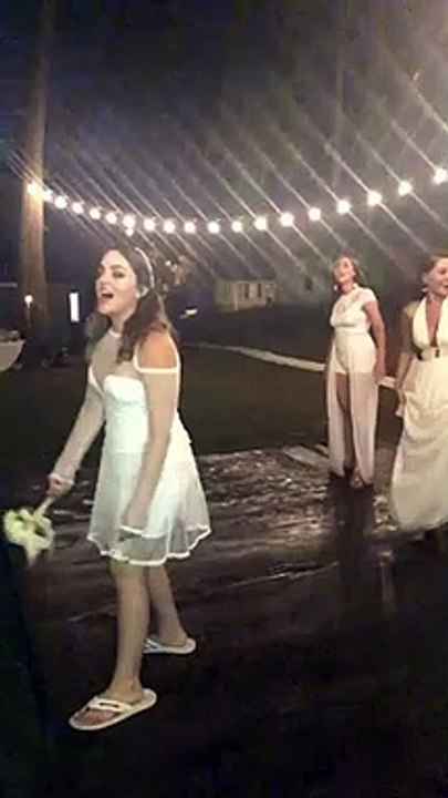 Cc Te Cae El Ramo de La Novia En La Boda..  Y Tu NOVIO #Correcaminos #FullVideosMore