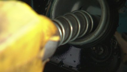 다음 달 기름값 인상 '이중 폭탄' 맞나 / YTN