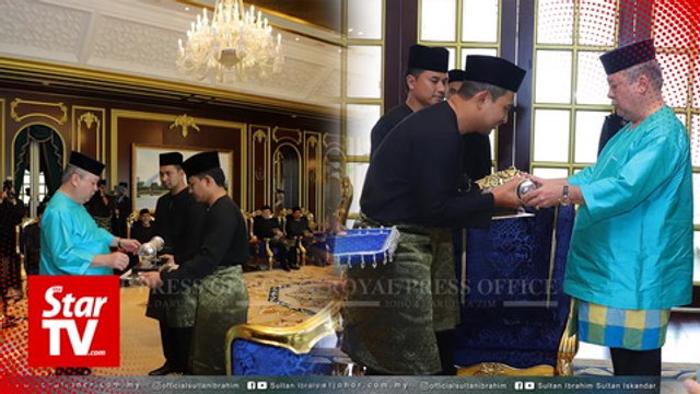 Dr Sahruddin sworn in as new Johor Mentri Besar