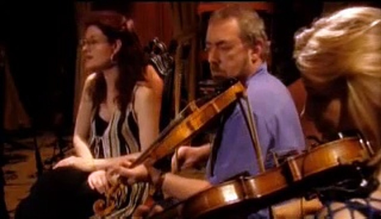 Eddi Reader with Boo Hewerdine - Footsteps Fall