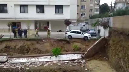 Kadıköy'de İstinat Duvarı Çöktü