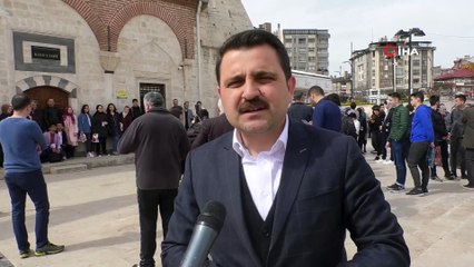 “Anadolu Tarih ve Kültür Birliği Buluşmaları” kapsamında Sivas’a gelen katılımcılar tarihi kent meydanına hayran kaldı