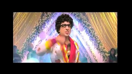 Vir Das in Dubai with  History of India