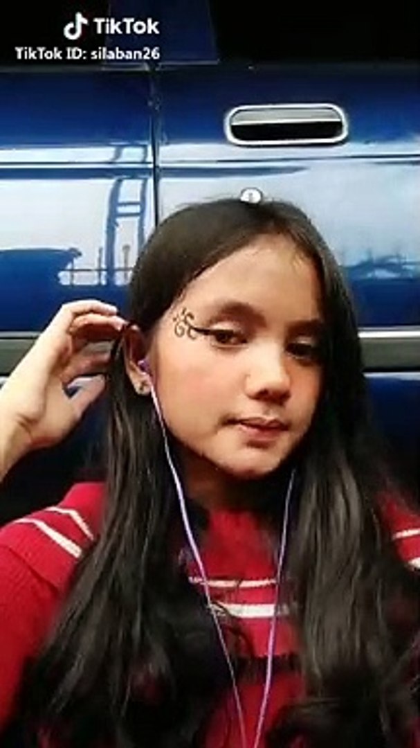 Tik Tok Lucu Lidah Tiga Bibir Menyon Kuping Goyang
