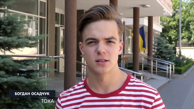 Богдан Осадчук читає вірш Ліни Костенко “Коректна ода ворогам”