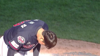 [영상] 사구 던지고 '폴더 인사'...사과의 정석 / YTN