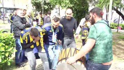 Fenerbahçe taraftarı derbiye hazır