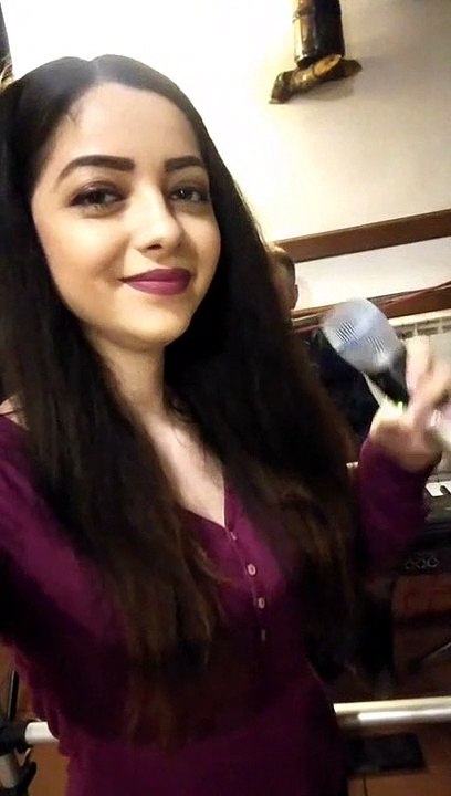 Doar de Paște și Crăciun Atunci simt că-s român  Că tot restul anului Ești sl_