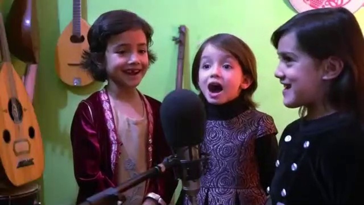 Beautiful children singing. must watch
