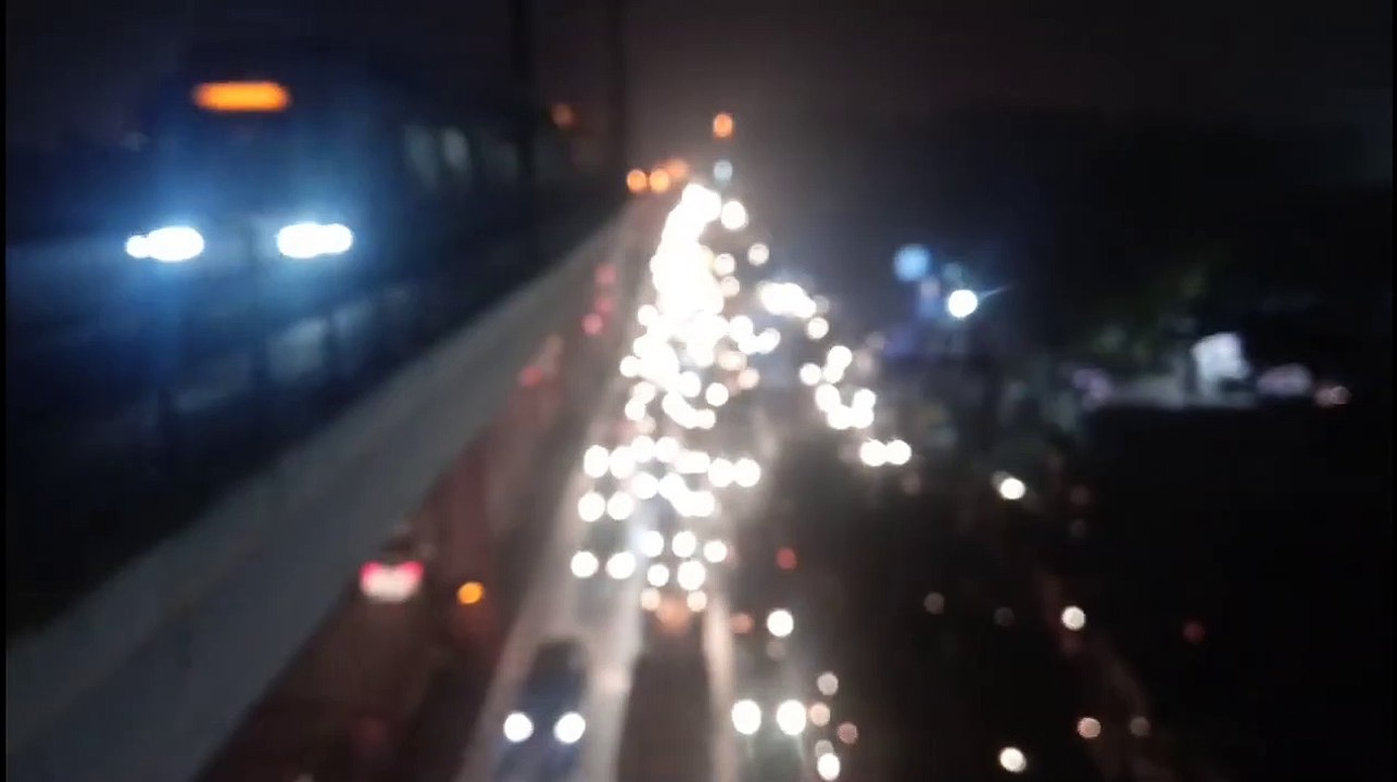 Travel  Delhi Metro Vs Road Traffic आप क्या लोगे देखा कर बताओ वीडियो