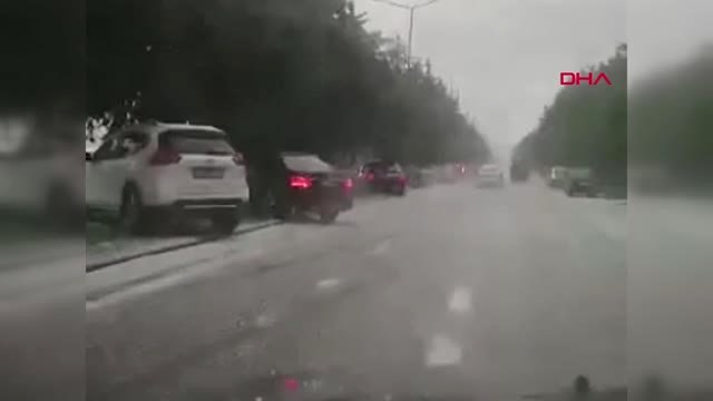 Balıkesir, Dolu Yağışı Sonrası Beyaza Büründü