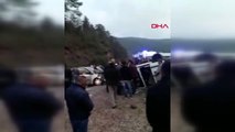 Bursa'da 2 Otomobil Kafa Kafaya Çarpıştı 2 Ölü, 8 Yaralı