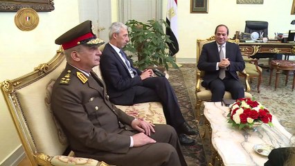 الرئيس يبحث مع وزير دفاع البرتغال أوجه التعاون فى المجال العسكرى