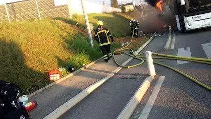 Car en feu à Romans-sur-Isère