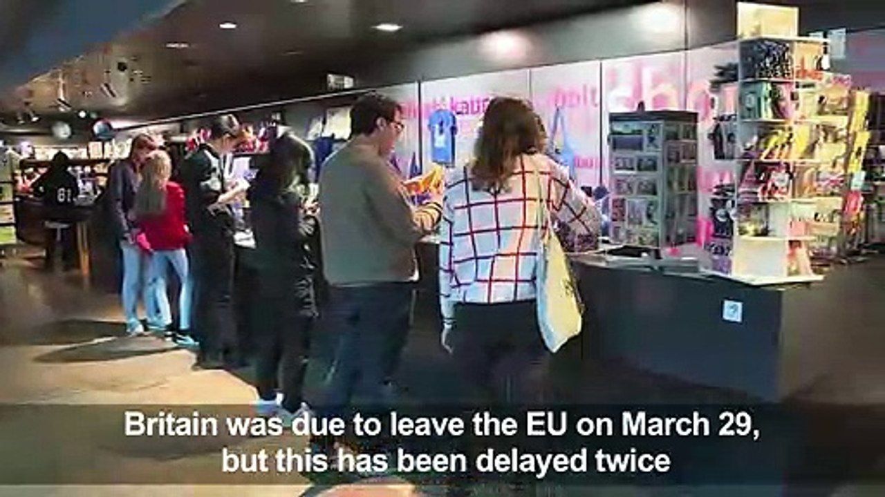 Shifting Brexit date gives map-makers a headache