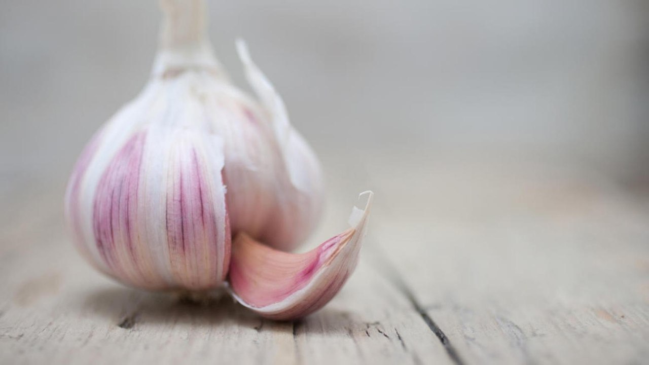 Eating Garlic Could Help Memory Problems—By Boo...