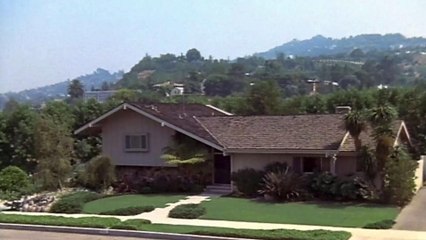 HGTV Needs Your Help Furnishing The Brady Bunch House