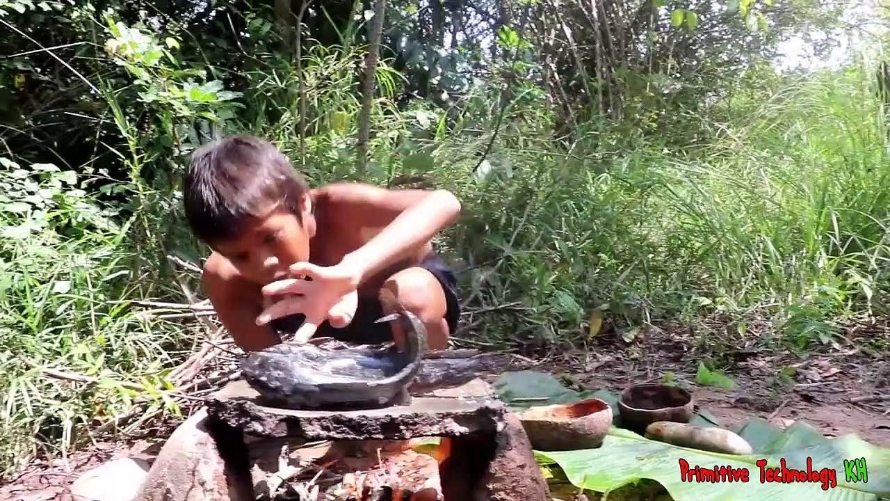 La Technologie Primitive - Manger de délicieuses - Génial la cuisson du poisson sur un rocher