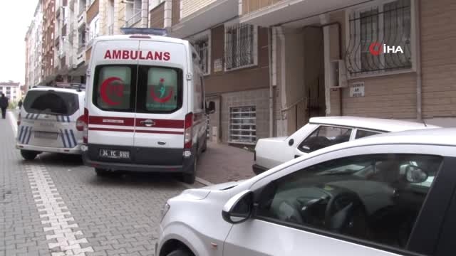 Bileklerini Kesip Kendisini Odaya Kilitledi