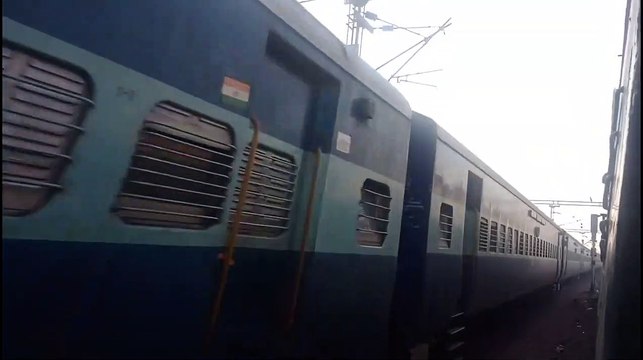 Indian Railway - Karnataka Sampark Kranti Express (12649) Meet HumSafar Express (22868)