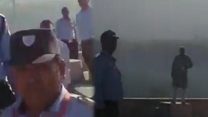 Video: पेट्रोल की बोतल लेकर AIIMS की पांचवीं मंजिल पर चढ़ गया कर्मचारी