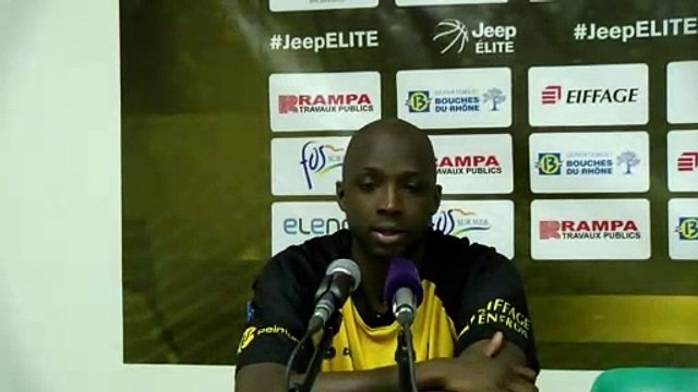 Abdoulaye M'Baye arrière de Fos sur Jarvis Varnado