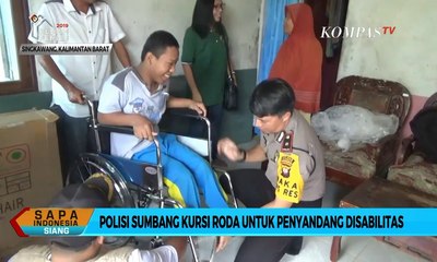 Dukung Aktivitas, Polisi Sumbang Kursi Roda Untuk Siswa Penyandang Disabilitas
