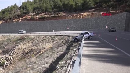 Karaman Otomobil Bariyerlere Saplanmasa, 800 Metrelik Uçuruma Yuvarlanacaktı