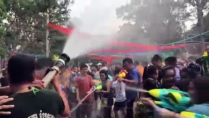 Cambodge: batailles d'eau pour célébrer le nouvel an Khmer