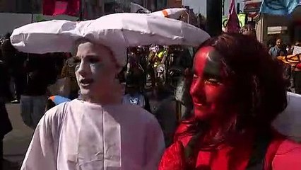Climate protesters set up camp in Oxford Circus