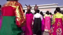 Norcoreanos celebran aniversario del nacimiento de Kim Il Sung
