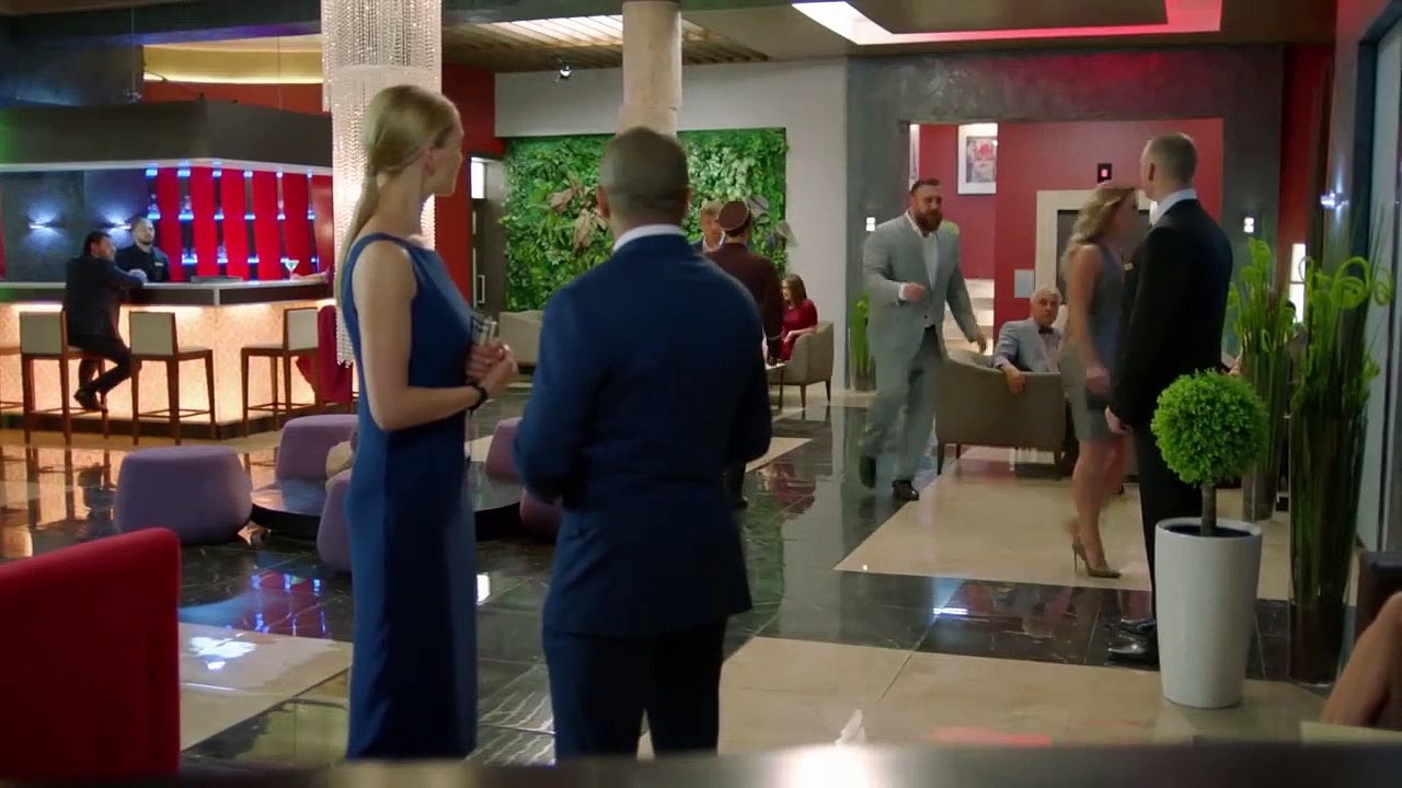 Отель Элеон - Серия 19 сезон 3 (61 серия) - комедийный сериал HD