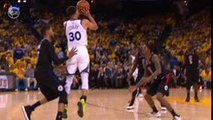 لقطة: كرة سلة: كاري يركض بالكرة على امتداد الملعب ليسجل الثلاثية السادسة له في اللقاء